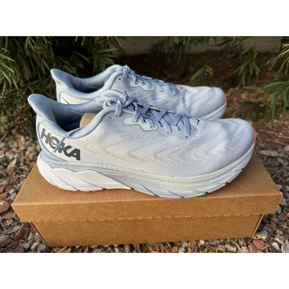 HOKA Arahi 6 Plein Air/Blue Fog colorway Women 9B